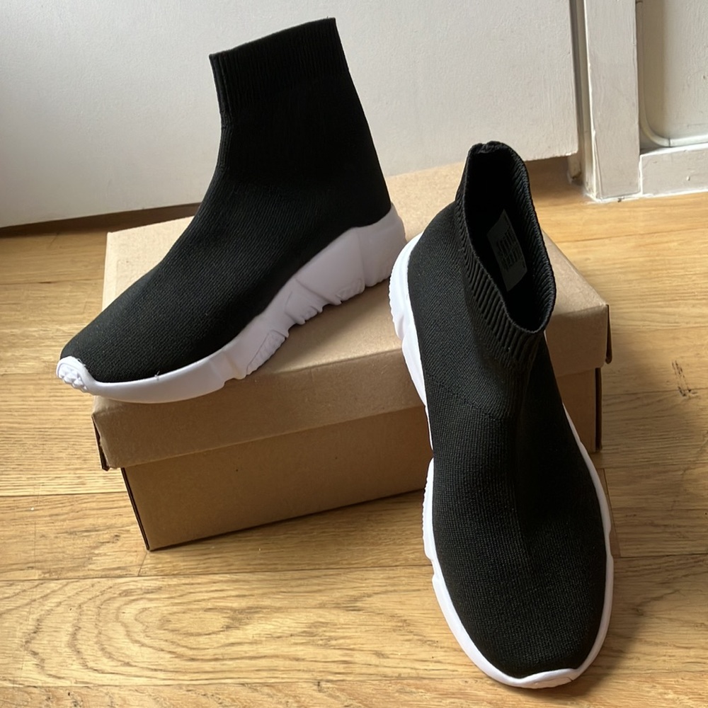 Steve Madden Taffey knit sneaker booties